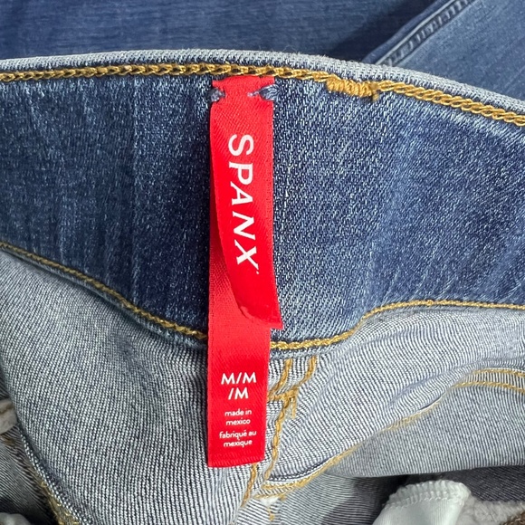 👖|•SPANX•| Stretch Flare High Rise Pull On Jeans Size Medium L33👖 - Picture 4 of 10